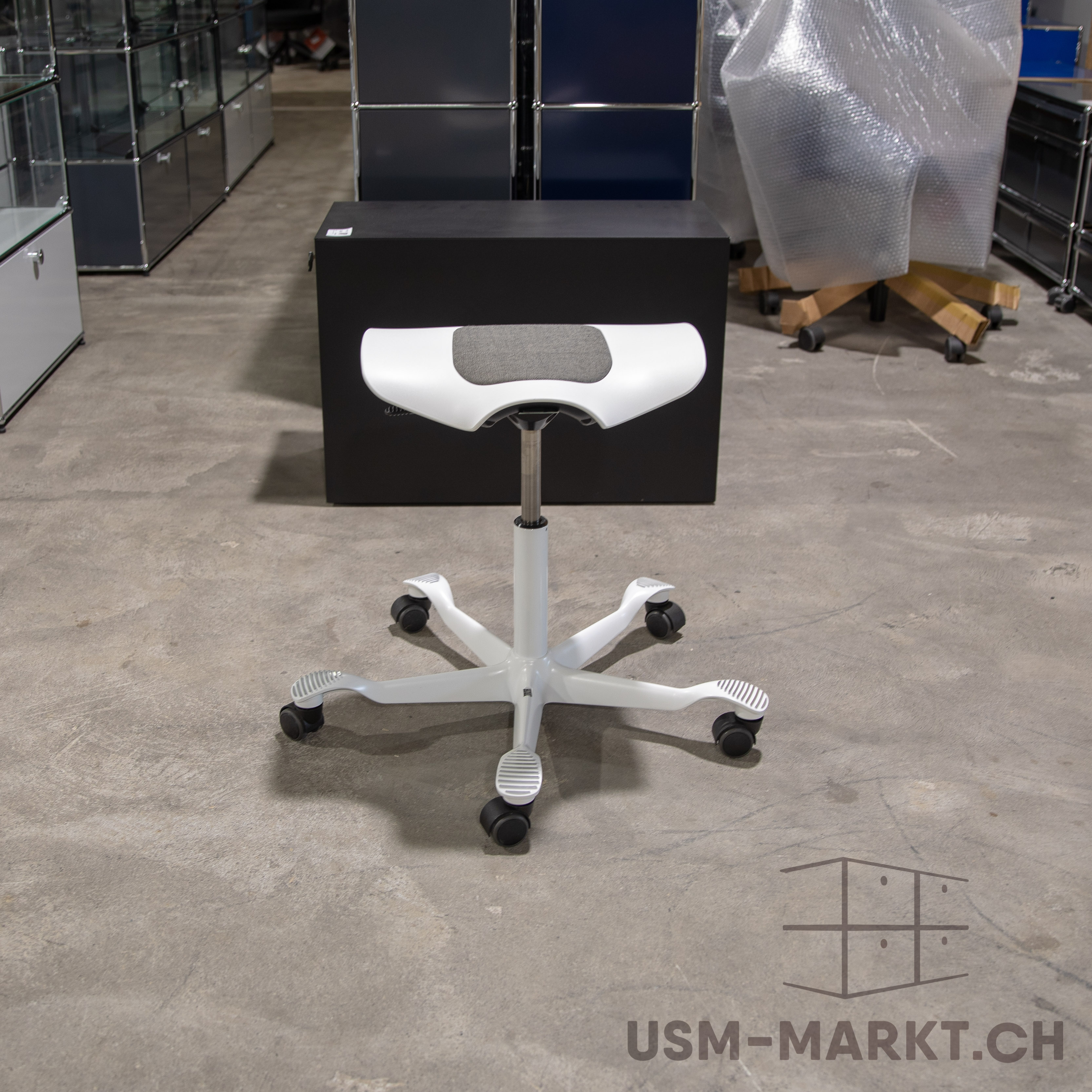 HAG Capisco Hocker Puls 8001 weiss