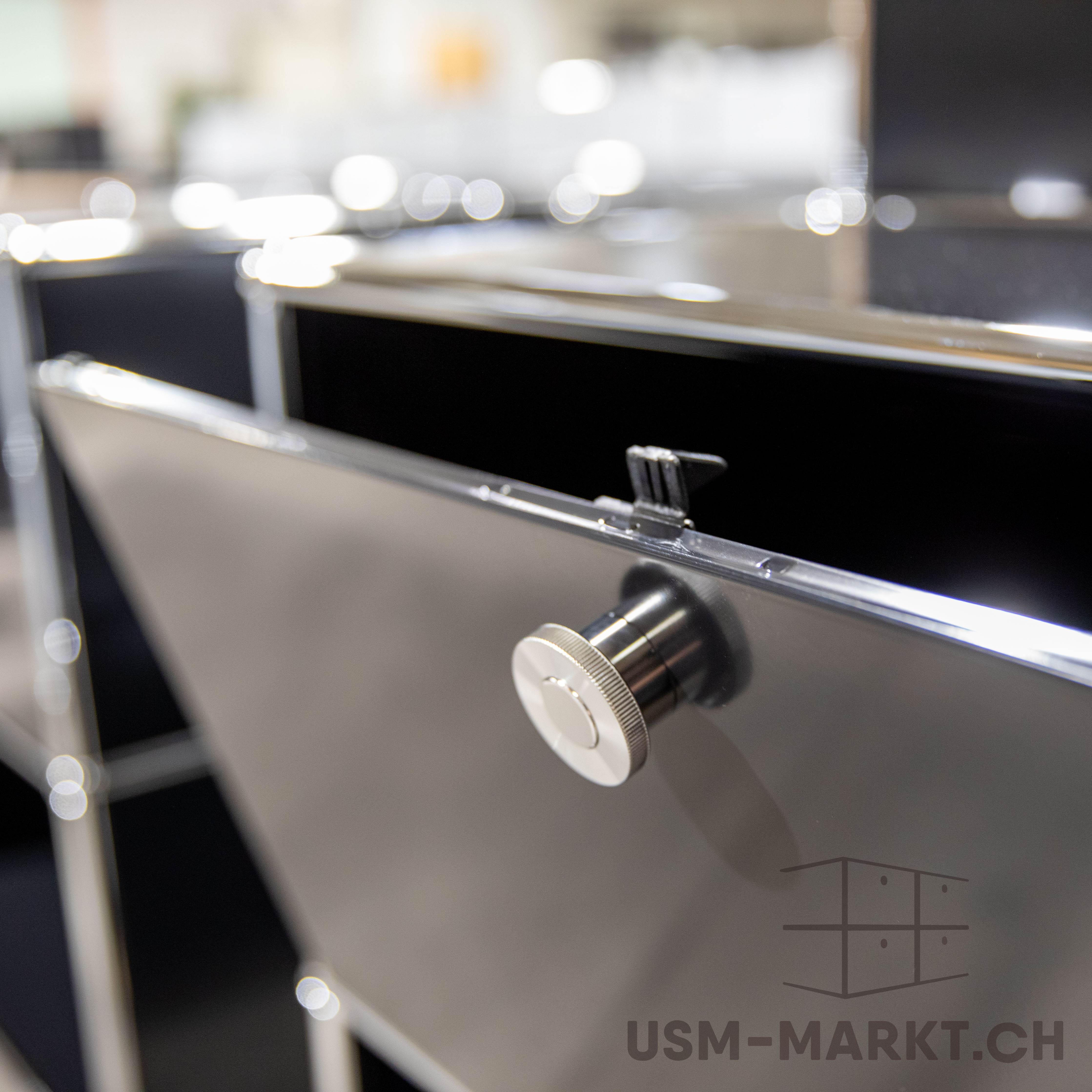 USM Haller Schnappdrehgriff inkl. Befestigunsset