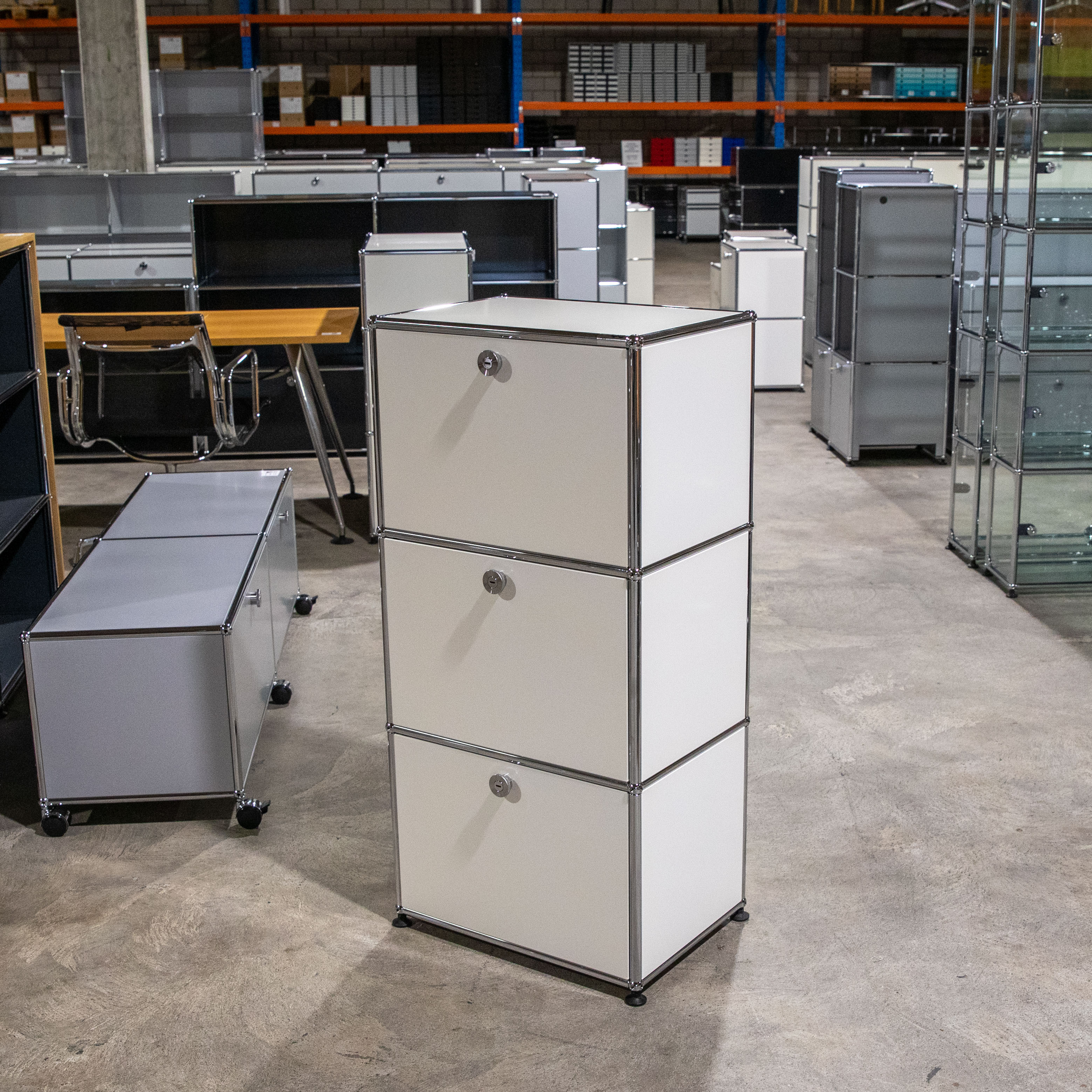 Neuwertiges USM Regal 1x3 35 Weiss spez