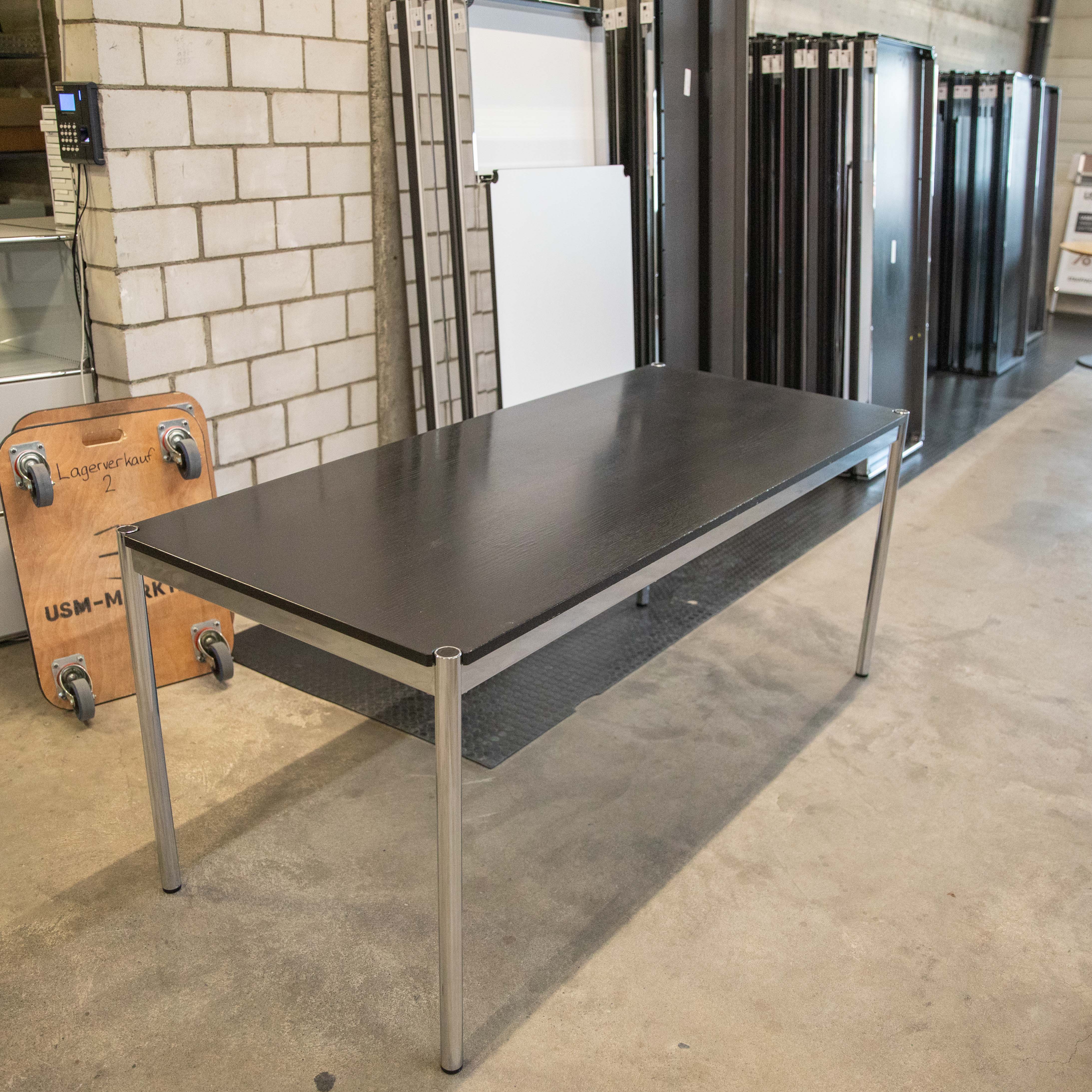 USM Haller Tisch mit Gebrauchspuren 175x75 Eiche schwarz